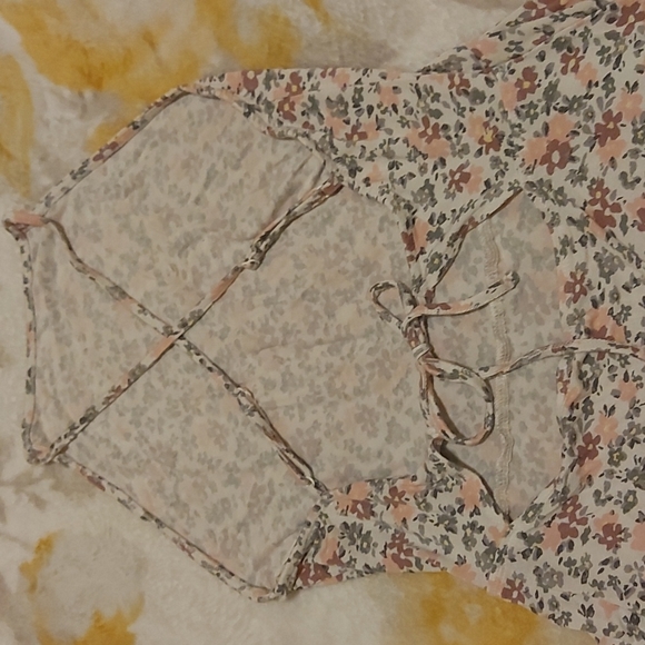 Floral print, cross back, flowy dress, size M - Picture 2 of 2